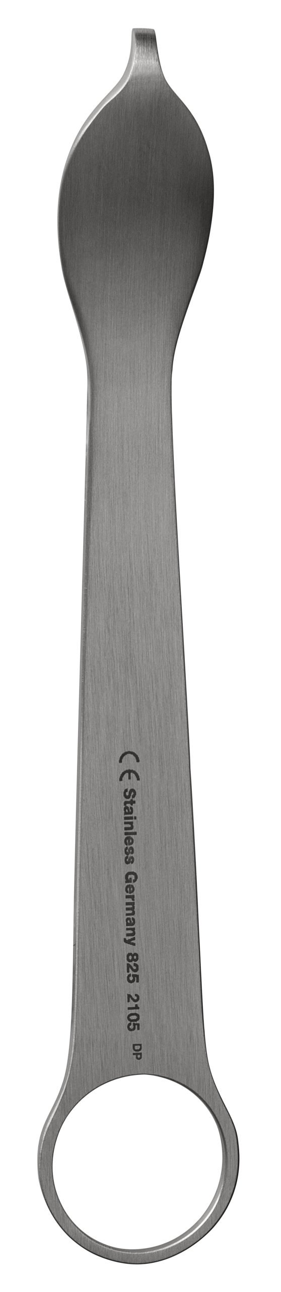 Hohmann Retractor 4 3/4″ x 15mm with finger ring